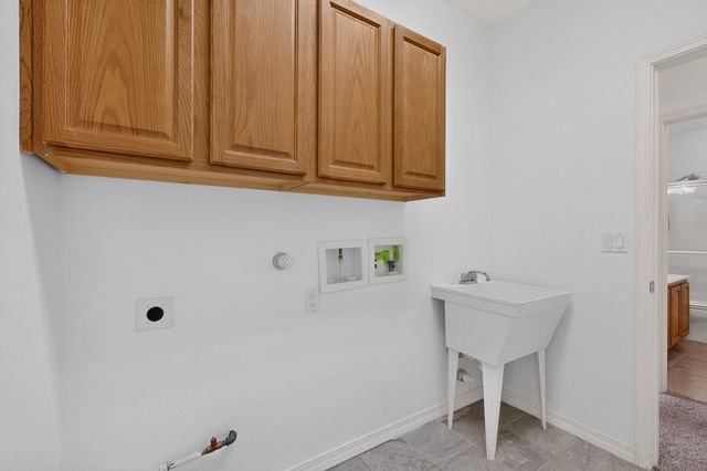 8008 Oso Rico Road NE, Albuquerque, NM 87122