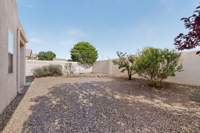 8008 Oso Rico Road NE, Albuquerque, NM 87122