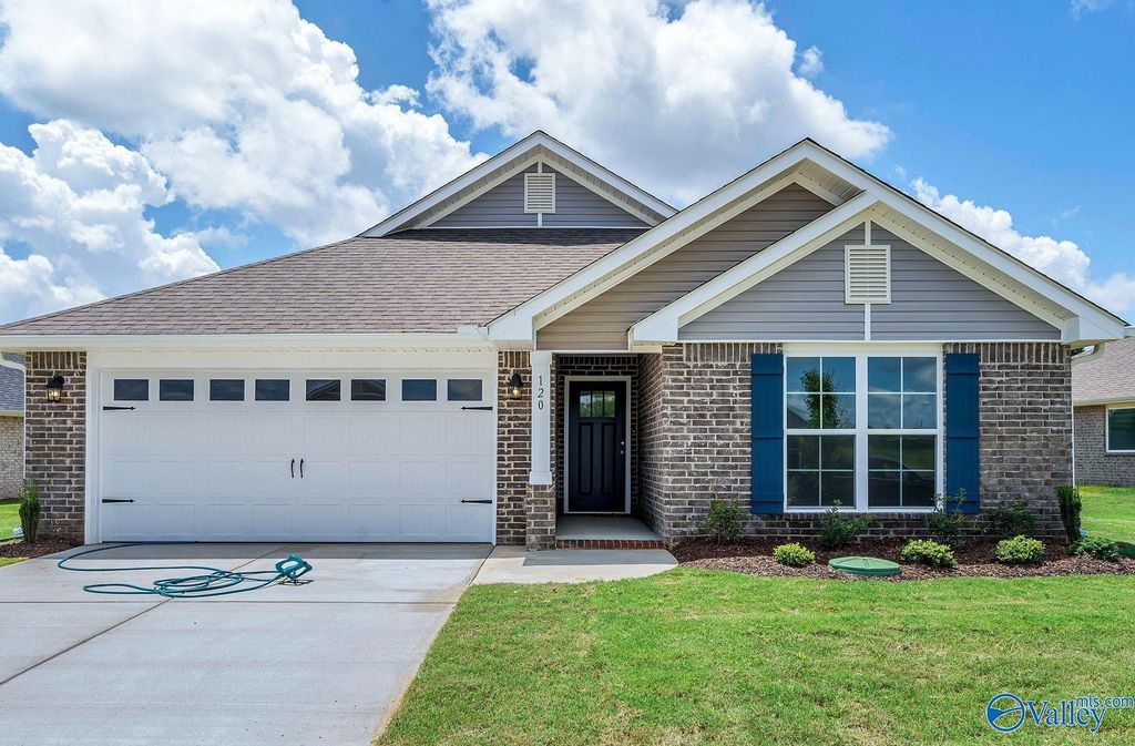 120 Sidney Ruth Drive, New Market, AL 35761