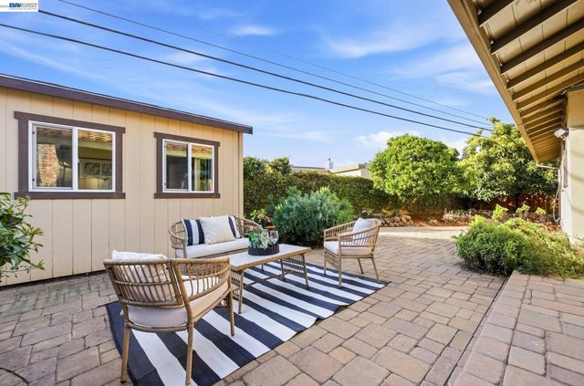 38157 Parkmont Dr, Fremont, CA 94536