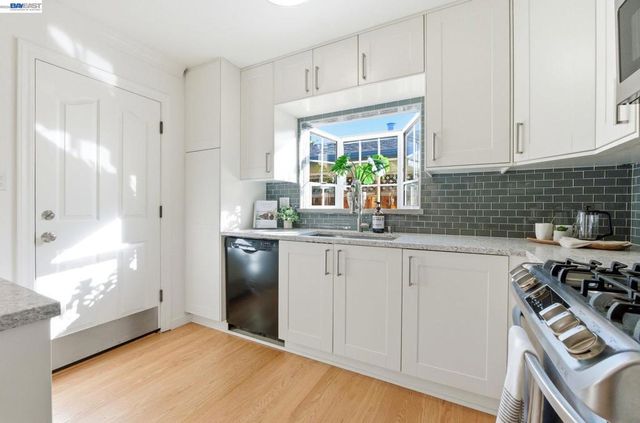 38157 Parkmont Dr, Fremont, CA 94536