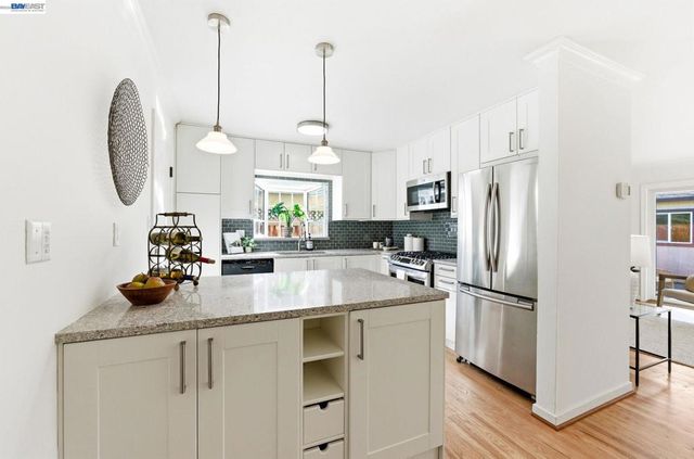 38157 Parkmont Dr, Fremont, CA 94536