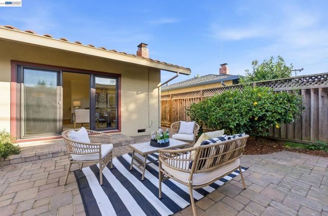 38157 Parkmont Dr, Fremont, CA 94536