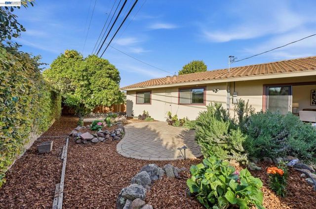 38157 Parkmont Dr, Fremont, CA 94536