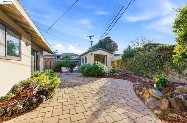 38157 Parkmont Dr, Fremont, CA 94536