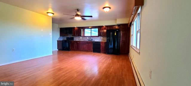 5790 MOUNTAIN RD, Dover, PA 17315