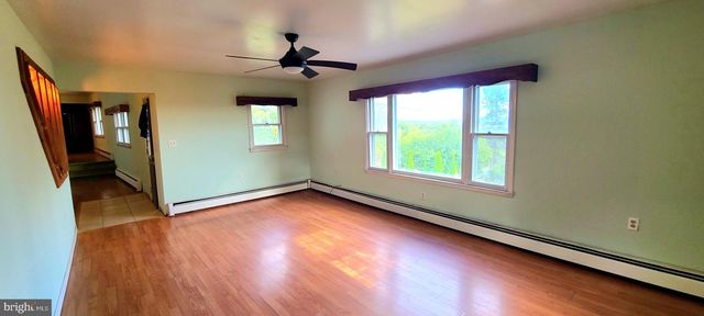 5790 MOUNTAIN RD, Dover, PA 17315