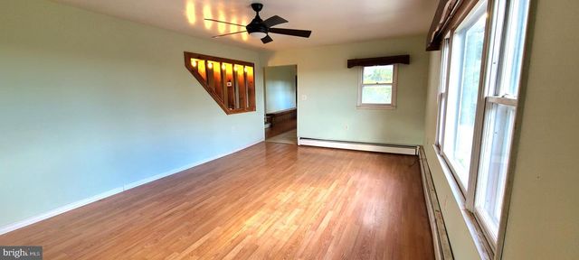 5790 MOUNTAIN RD, Dover, PA 17315