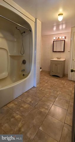 5790 MOUNTAIN RD, Dover, PA 17315