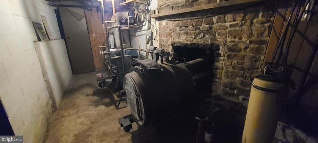 5790 MOUNTAIN RD, Dover, PA 17315