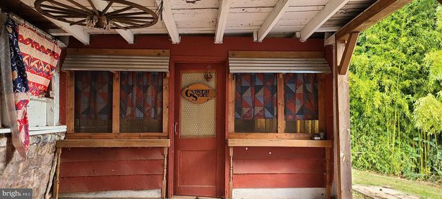 5790 MOUNTAIN RD, Dover, PA 17315