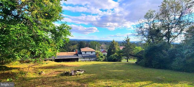 5790 MOUNTAIN RD, Dover, PA 17315