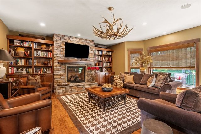 300 McCutcheon Court, Pine Twp, PA 15044