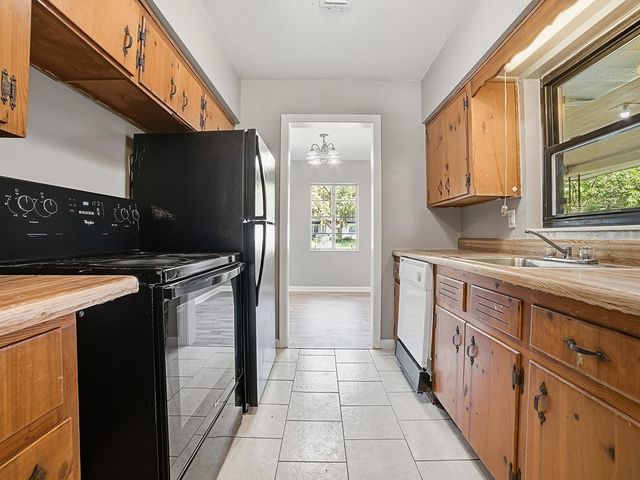 404 LOUIS STREET, Leesburg, FL 34748