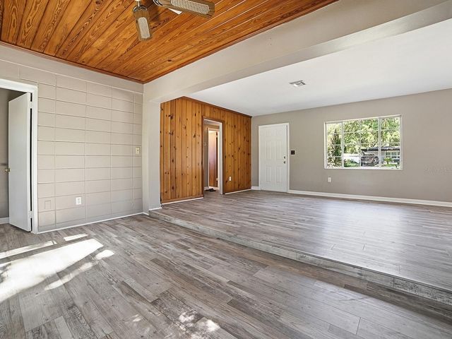 404 LOUIS STREET, Leesburg, FL 34748