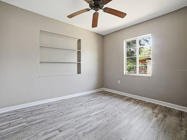 404 LOUIS STREET, Leesburg, FL 34748