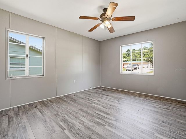 404 LOUIS STREET, Leesburg, FL 34748