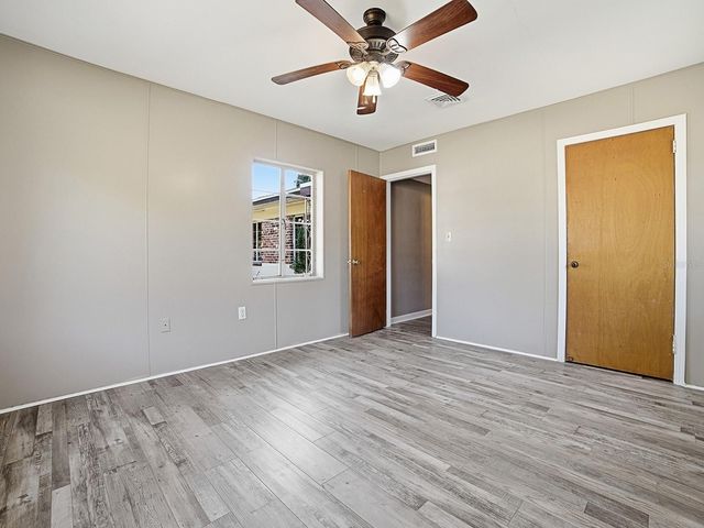 404 LOUIS STREET, Leesburg, FL 34748