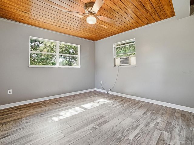 404 LOUIS STREET, Leesburg, FL 34748