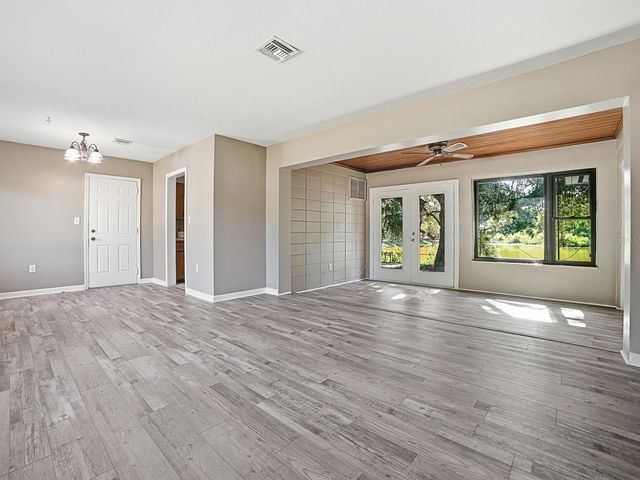 404 LOUIS STREET, Leesburg, FL 34748