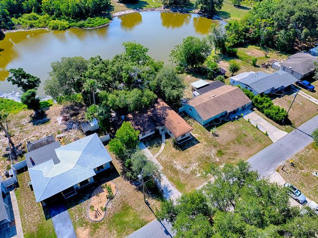 404 LOUIS STREET, Leesburg, FL 34748