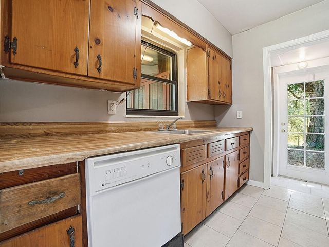 404 LOUIS STREET, Leesburg, FL 34748