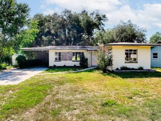 404 LOUIS STREET, Leesburg, FL 34748