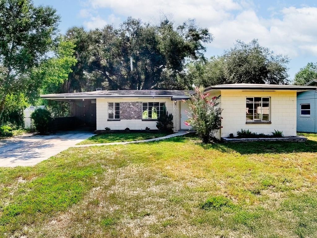 404 LOUIS STREET, Leesburg, FL 34748