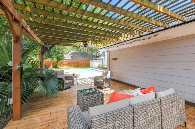 2219 Laurel Hill Drive, Houston, TX 77339