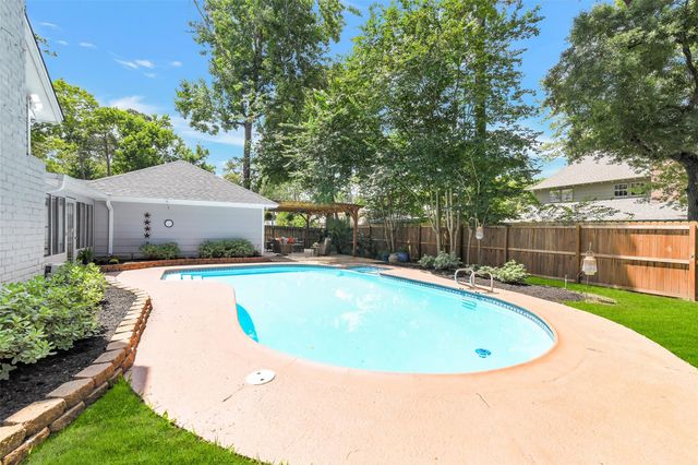 2219 Laurel Hill Drive, Houston, TX 77339