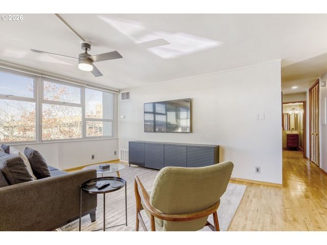 1220 Ne 17TH Ave 5F, Portland, OR 97232