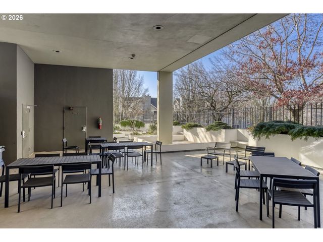 1220 Ne 17TH Ave 5F, Portland, OR 97232