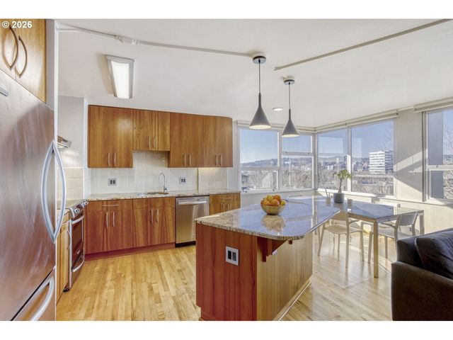 1220 Ne 17TH Ave 5F, Portland, OR 97232