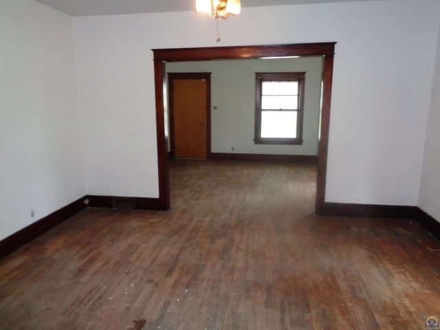 1347 NE Winfield AVE, Topeka, KS 66616