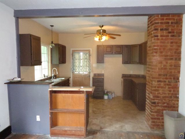 1347 NE Winfield AVE, Topeka, KS 66616