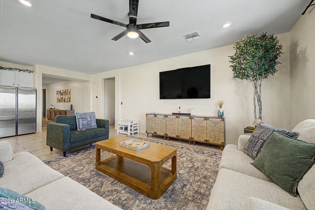 2540 W GRENADINE Road, Phoenix, AZ 85041