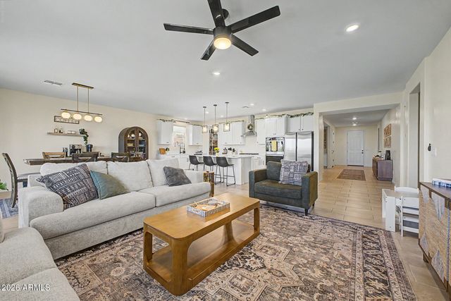 2540 W GRENADINE Road, Phoenix, AZ 85041