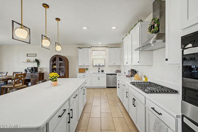 2540 W GRENADINE Road, Phoenix, AZ 85041