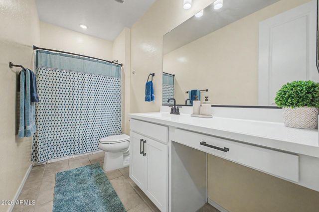 2540 W GRENADINE Road, Phoenix, AZ 85041