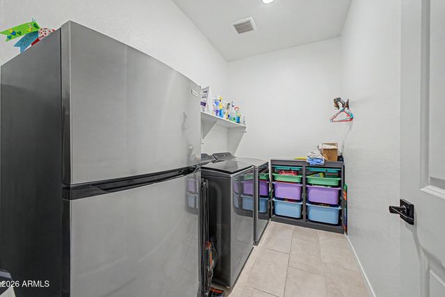 2540 W GRENADINE Road, Phoenix, AZ 85041