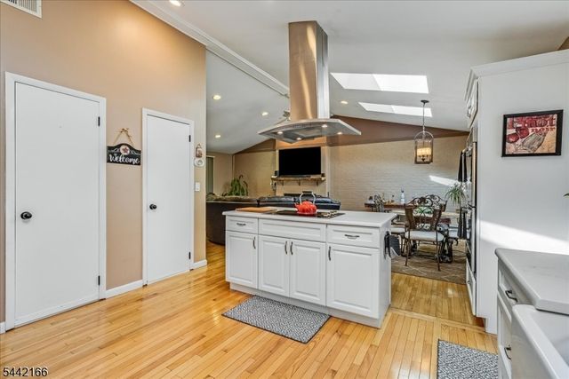 166 Glenside Trl, Byram Twp., NJ 07871