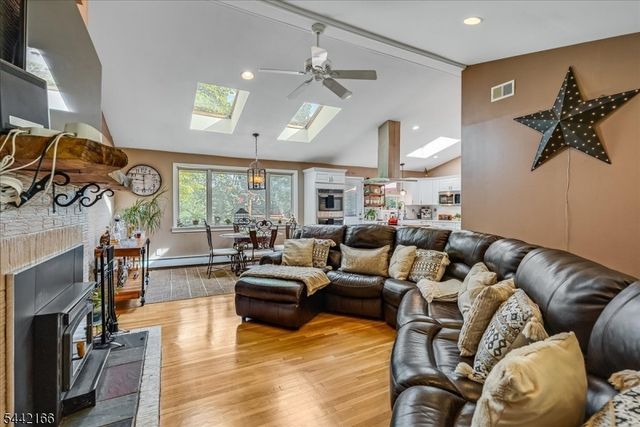 166 Glenside Trl, Byram Twp., NJ 07871