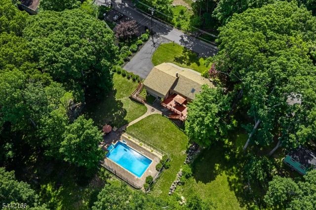 166 Glenside Trl, Byram Twp., NJ 07871