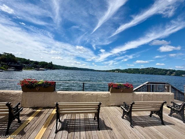166 Glenside Trl, Byram Twp., NJ 07871