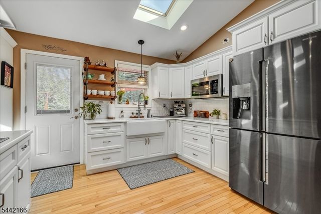 166 Glenside Trl, Byram Twp., NJ 07871