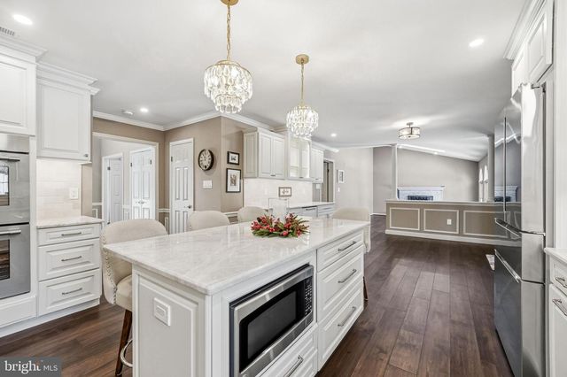 6 ABINGTON RD, Mount Laurel, NJ 08054