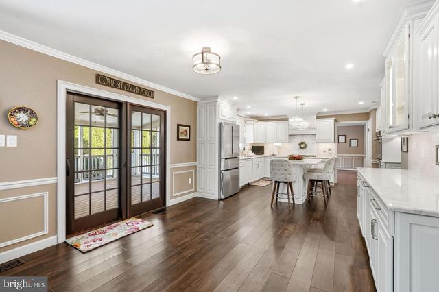 6 ABINGTON RD, Mount Laurel, NJ 08054