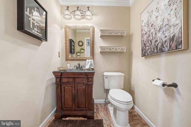 6 ABINGTON RD, Mount Laurel, NJ 08054