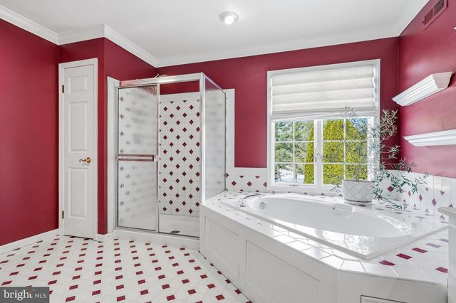 6 ABINGTON RD, Mount Laurel, NJ 08054