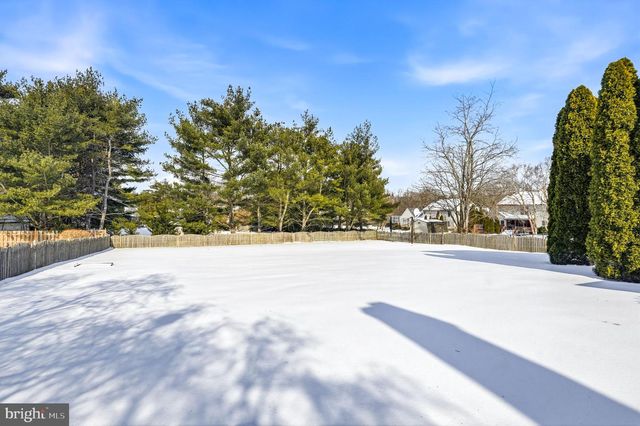 6 ABINGTON RD, Mount Laurel, NJ 08054